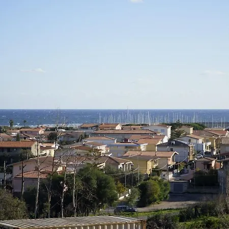 Perfetto Per 4 Persone A La Caletta アパート シニスコーラ